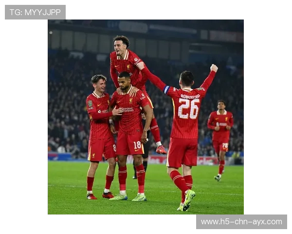 利物浦边路加速推进不断制造险情，迪亚斯打门稍偏