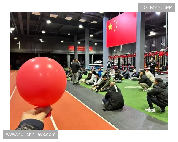 举重训练营报名人数爆满，举重队训练视频